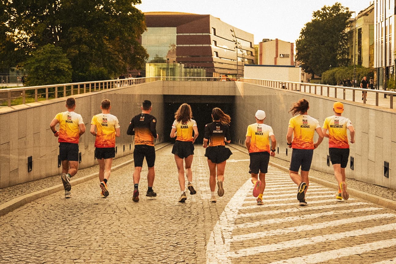 Biegacze Stu Mostów group photo