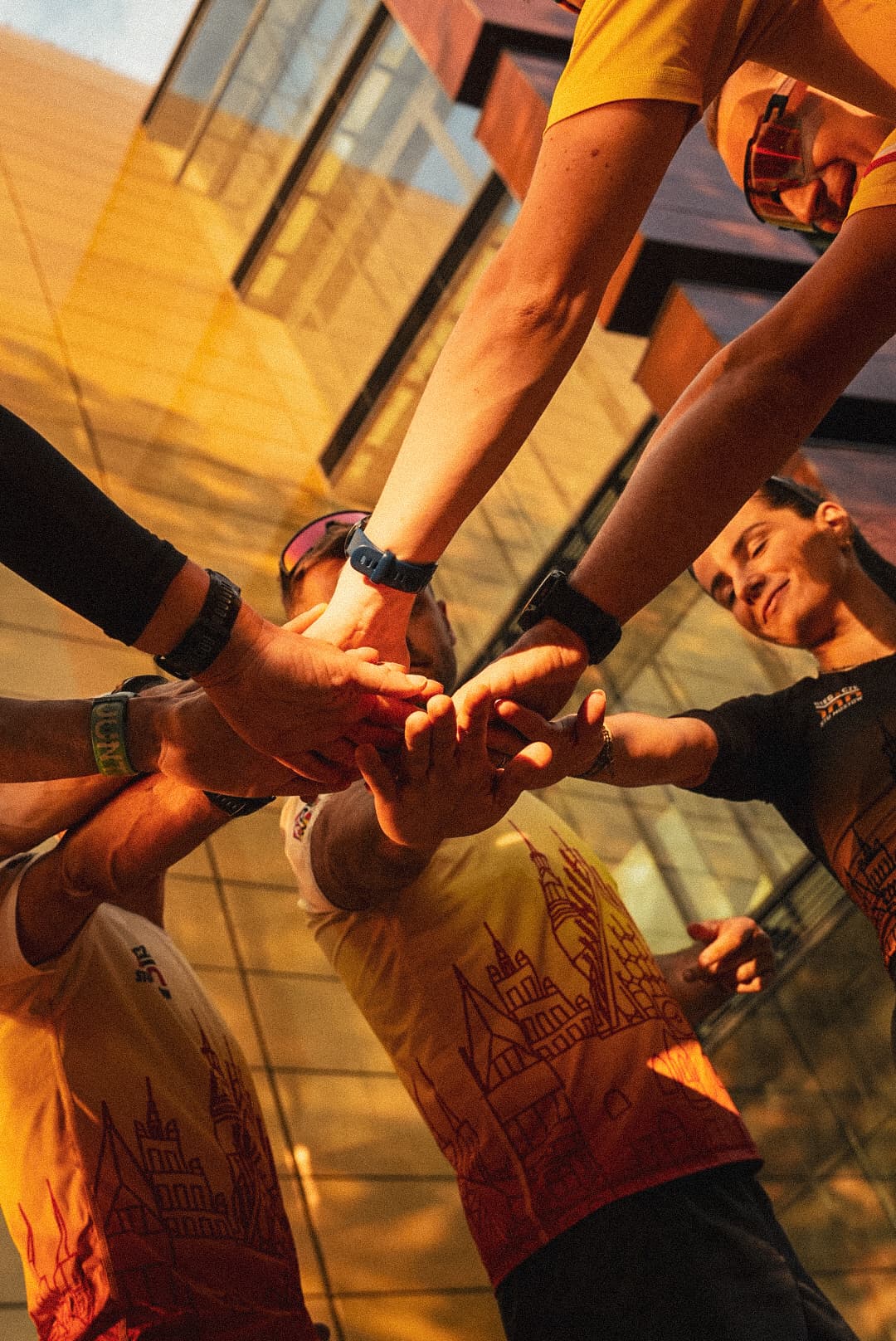 Biegacze Stu Mostów group photo