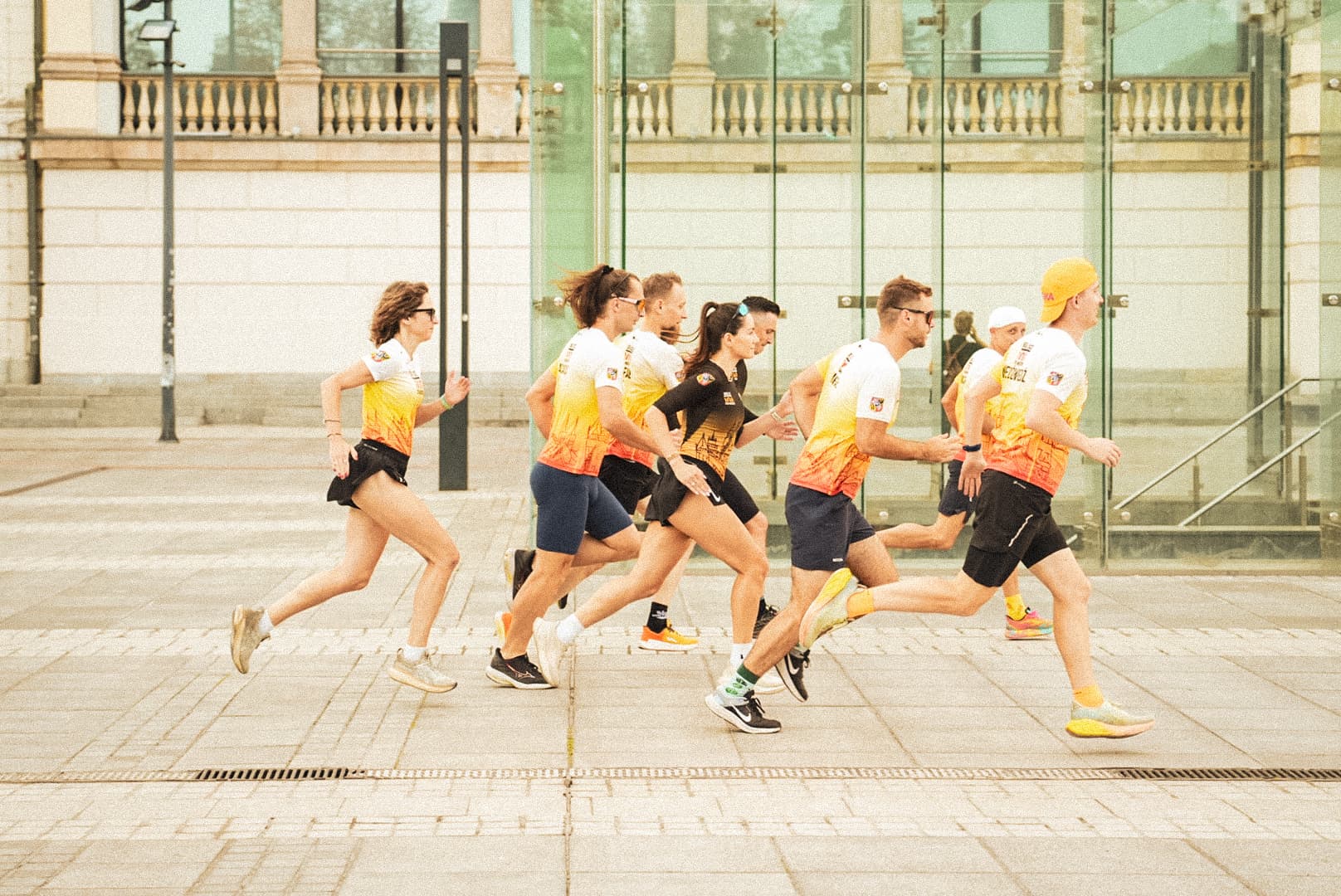 Biegacze Stu Mostów group photo