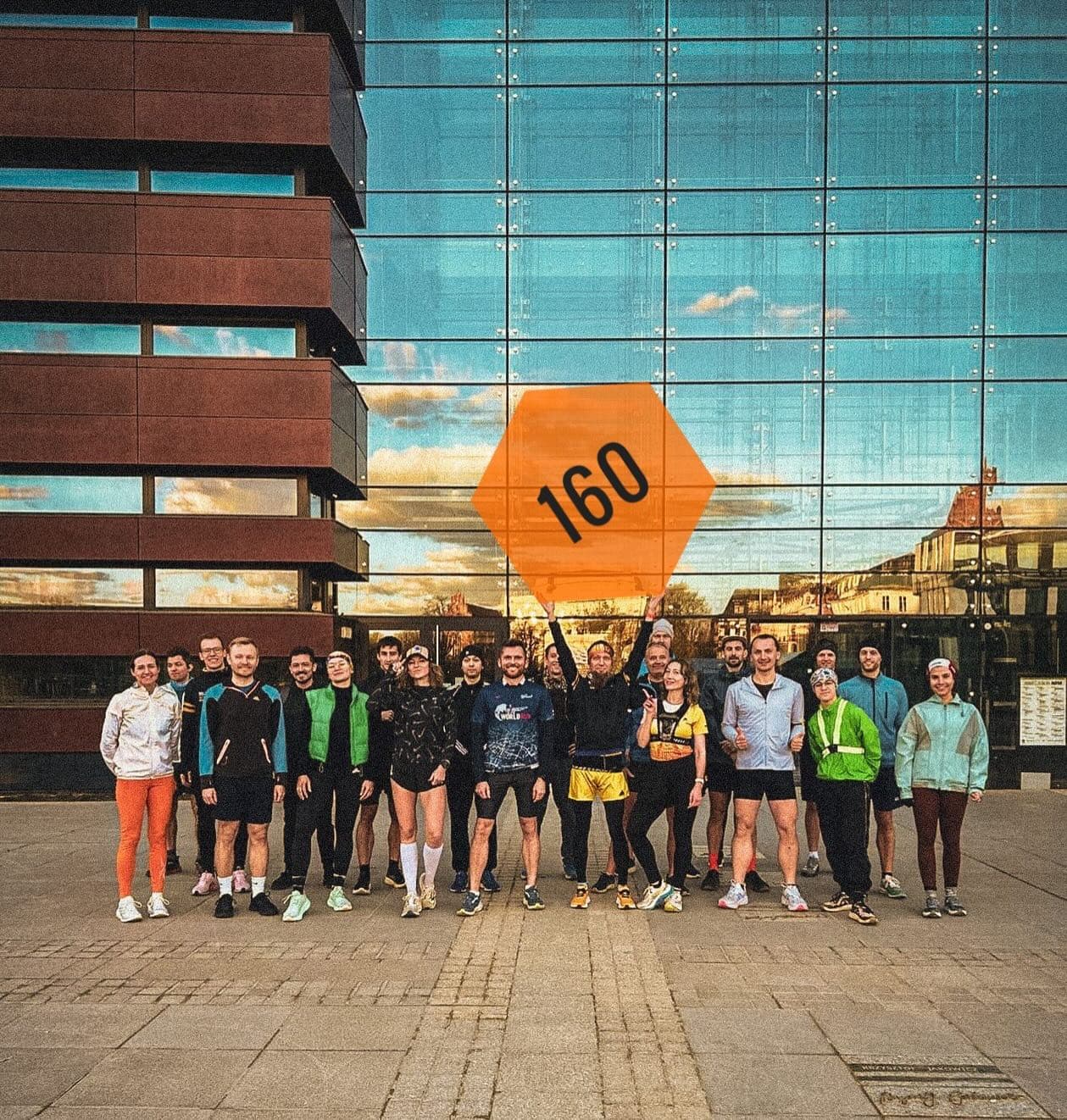 Lany poniedziałek 💦 🐣 
No to jesteśmy mokrzy 😅

#grupabiegowa #wroclawbiega #runclub #runcrew #grupabiegowawrocław