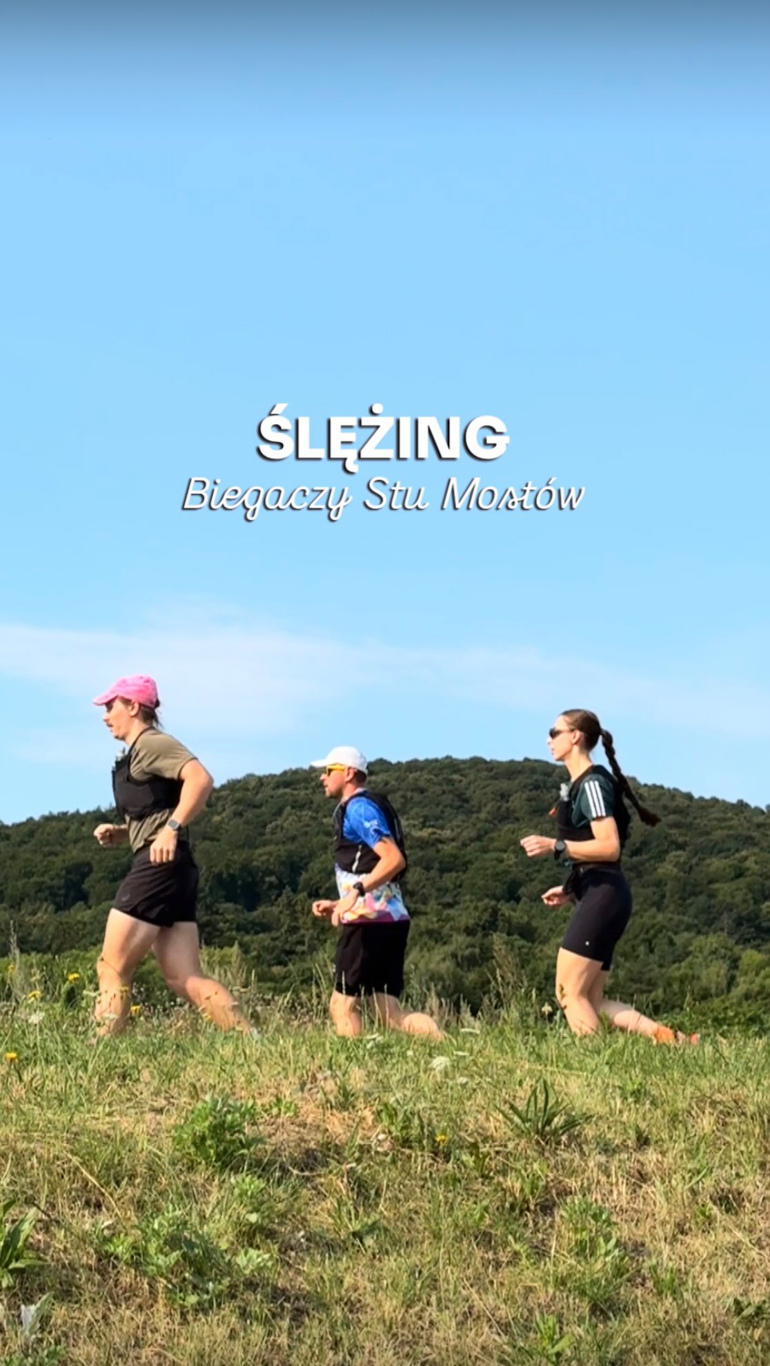 Letni Ślężing 2026 🏃🏃🏻‍♀️⛰️

Dzisiaj była letnia edycja biegania po Ślęży. Zebraliśmy się na parkingu pod Ślężańskim Ośrodkiem Sportu i Rekreacji, a następnie wyruszyliśmy w trasę. 
Zobaczcie relacje z biegu, którą przygotowała Pola - @vegansoberunner ⛰️🌲💚